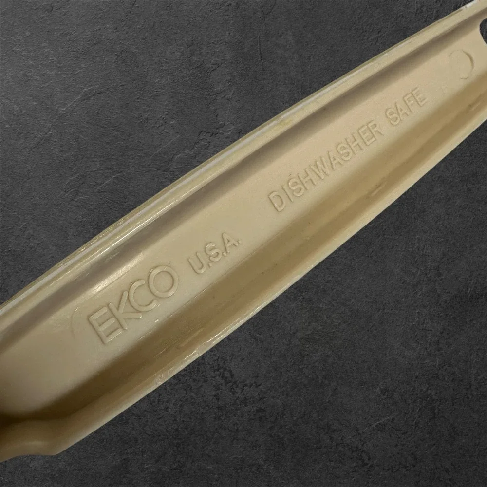 EKCO‎ Spatula Turner 10in Almond Vintage Slotted Plastic USA